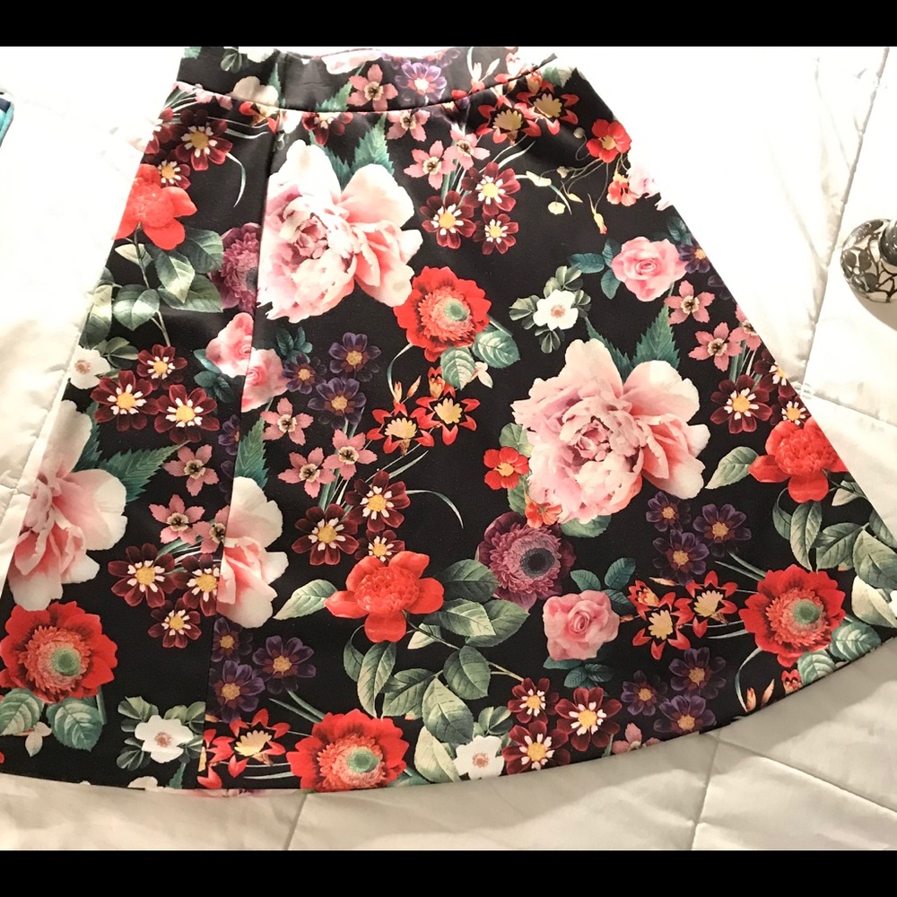 Lovely New York & company floral skirt